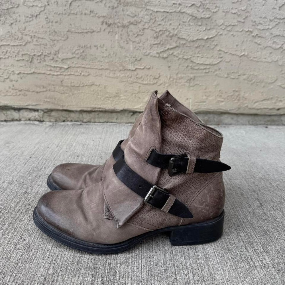MJUS SNAKESKIN BUCKLE BOOTS
